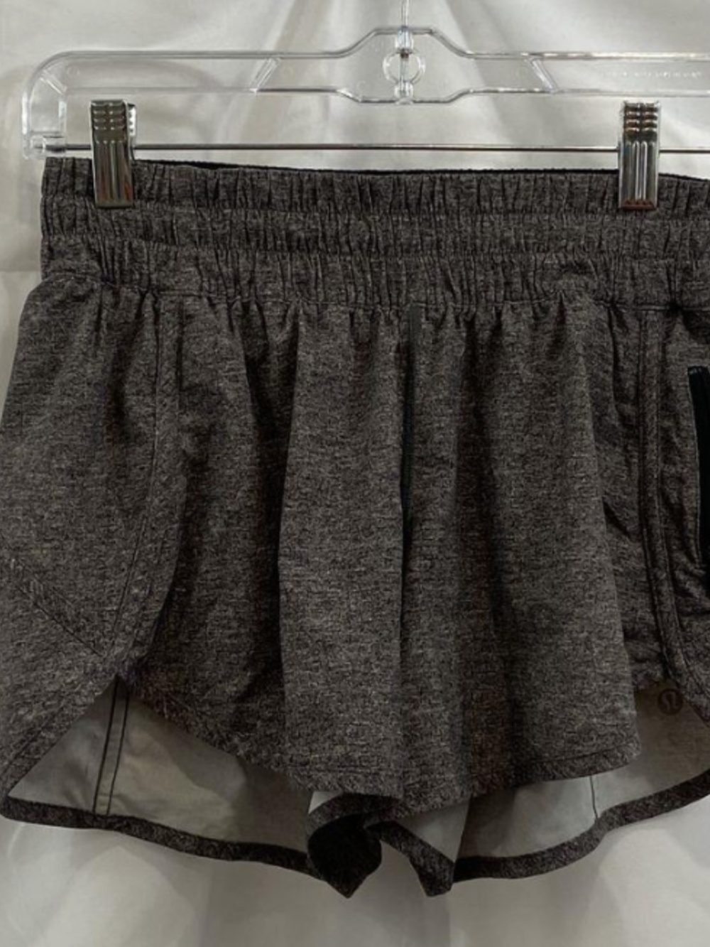 Lululemon Grey Athletic Shorts Sz 6 - Picture 2 of 3